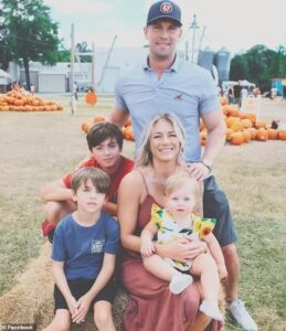 Canadian oilman who has green card says he’s being treated worse than a MURDERER after being hurled into ICE custody