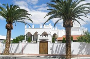 Cops race to Perth mosque after concerning discovery on the steps outside