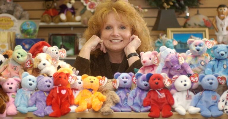 "It Was Probably To Nicest Thing I Owned As A Teen": Older Adults Are Recalling The "Luxury Items" From Years Ago That Are Basically Garbage Today