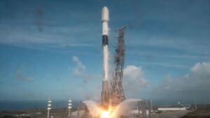 SpaceX Falcon 9 deploys 24 Starlink satellites after California launch (video)