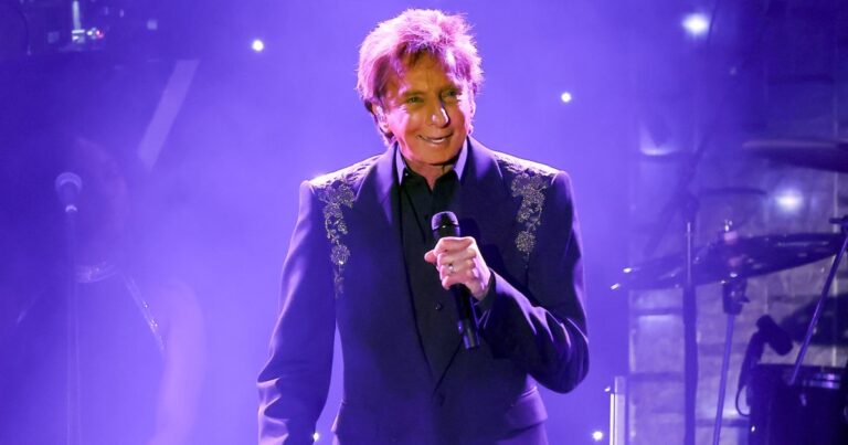 Barry Manilow Postpones More Concerts After ‘Depressing’ Cancer Update