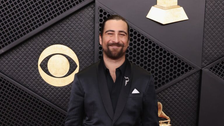 Noah Kahan Is Giving Fans the Chance to Attend a Listening Party (Plus, Win Experiences) Thanks to Mastercard