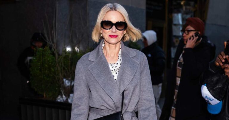 Naomi Watts’ Hands-Free Crossbody Look Is Easy to Copy for $30