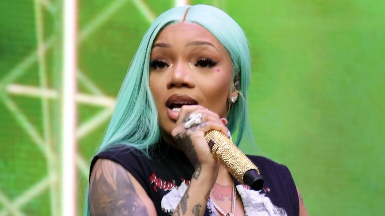 Victoria Woods Threatened To Assault Her In 2015