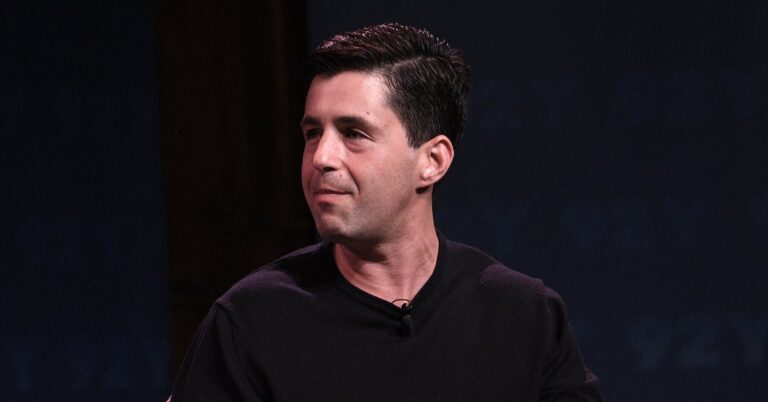 Josh Peck Is Being Accused Of “Mocking” People Who Attempted To Put Out A House Fire With Limited Resources In A “Needlessly Rude” Video