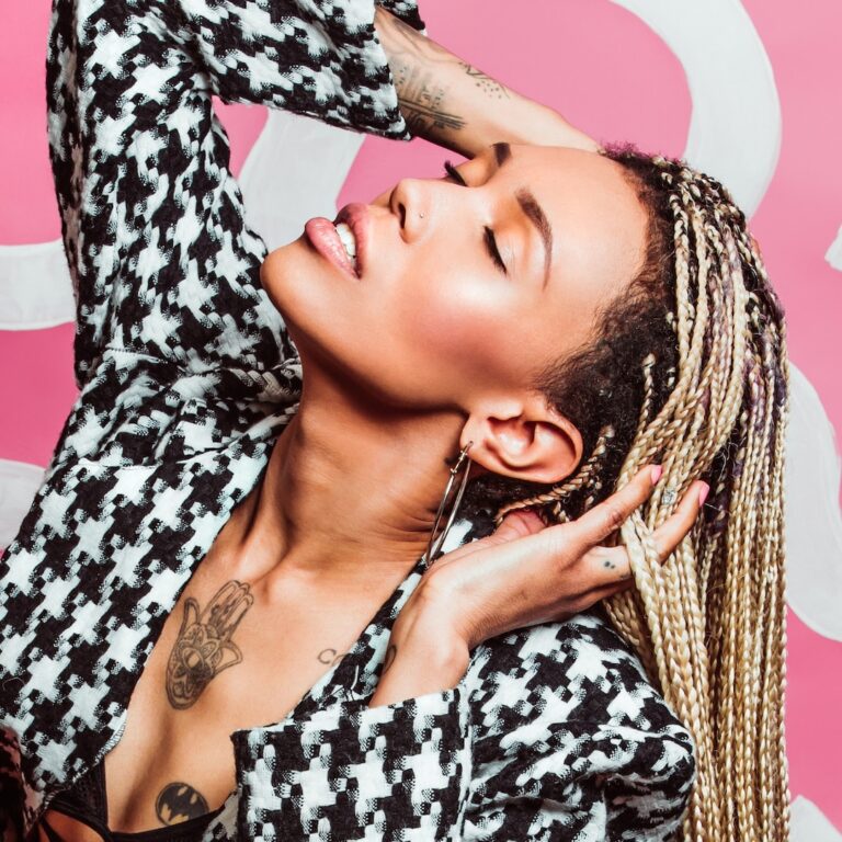 Best ’90s Fashion, Trends to Wear in 2026