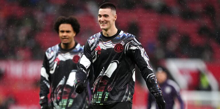 Manchester United vs Crystal Palace – Premier League LIVE: Latest score, team news and updates as the Red Devils target fourth consecutive home win plus Fulham vs Tottenham