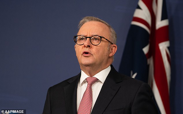 New poll should send a shiver up the spine of Anthony Albanese two weeks after Angus Taylor took over the reigns of the Coalition