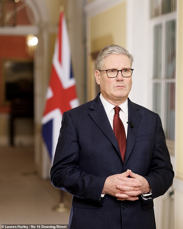 UK draws up rescue plan for Britons trapped in Gulf states: PM lets US use British bases to launch strikes on Iran as ministers prepare for a mass evacuation via Saudi Arabia