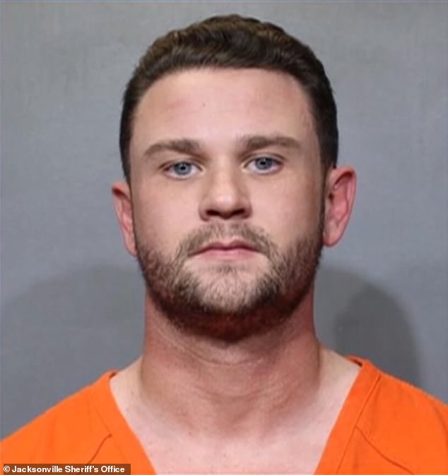 Florida cop filed $14,000 worth of fake overtime while with his female boss who’s also his LOVER, prosecutors say