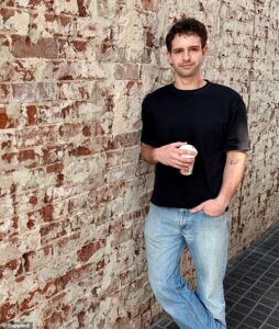 Working harder, getting poorer: How Australia’s middle class is shrinking before our eyes