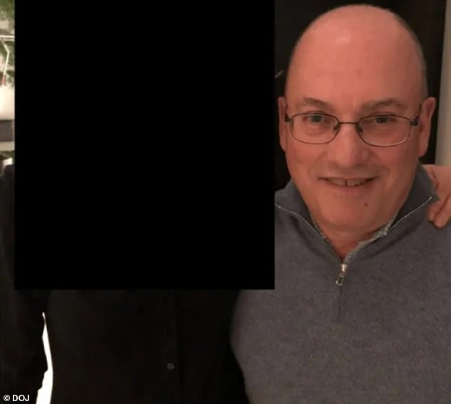 Billionaire Mets owner Steve Cohen distances himself from Jeffrey Epstein despite photo emerging in files