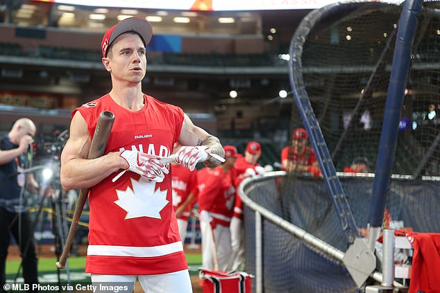 Canada baseball stars fuel rivalry with Team USA by wearing hockey jerseys at practice before WBC clash