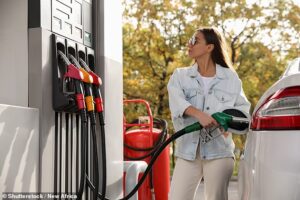 Australia stockpiling BILLIONS of litres of fuel as frustrated motorists slam rising petrol prices