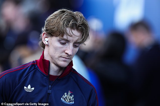 Anthony Gordon hits back at ‘complete NONSENSE’ from Alan Shearer and Wayne Rooney and tells them ‘do better’ – after pundits criticised his attitude over Barcelona benching