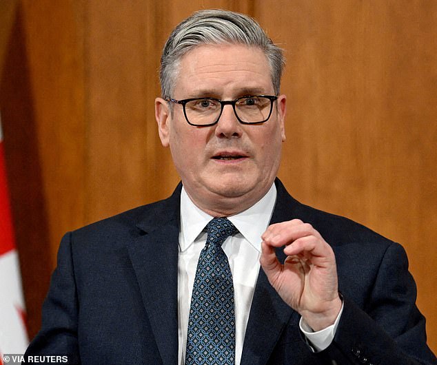 Starmer refuses to send warships: PM tells Trump UK is ‘not ready’ as US asks for aid to protect the Strait of Hormuz