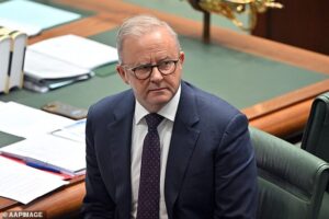 Immigration records are smashed as Australia takes in unprecedented number of foreigners