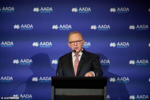 Anthony Albanese to announce emergency measures amid global crisis as war drags on