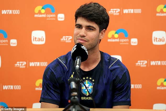 Tennis legend reveals truth behind THAT Carlos Alcaraz photo after he was spotted ‘flirting’ with her and her female friends at NBA game