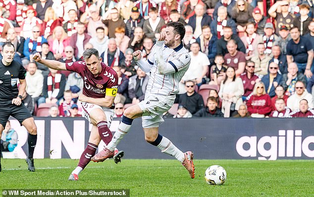 Shankland’s return helps Hearts overcome Dundee and fills league leaders with belief ahead of title run-in