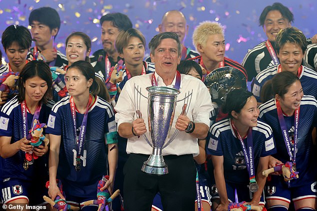 Football coach tears strips off Australia because ‘you can’t buy a beer after 11 o’clock at night’