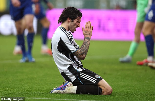 Man United Confidential: Revealed – the THREE midfielders on new transfer wishlist, why Benjamin Sesko has joined up with Slovenia squad, the REAL reason for Michael Carrick’s anger at Bournemouth and the manager’s latest match-day trick