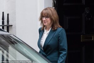 Reeves boasts she is helping ‘working people’ with energy crisis… as she prepares ‘Benefits St’ bailout while middle-income families face record tax burden