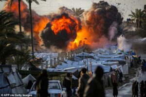 Iran threatens NUCLEAR bomb as regime claims one million fighters ready for US ground invasion