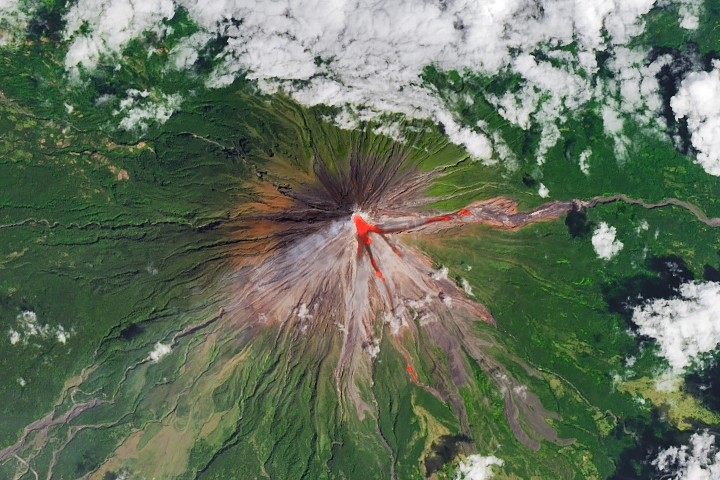 Eruption at Mayon – NASA Science