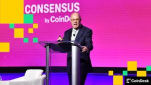 Banks need Clarity Act more than crypto, former CFTC Chair Christopher Giancarlo says