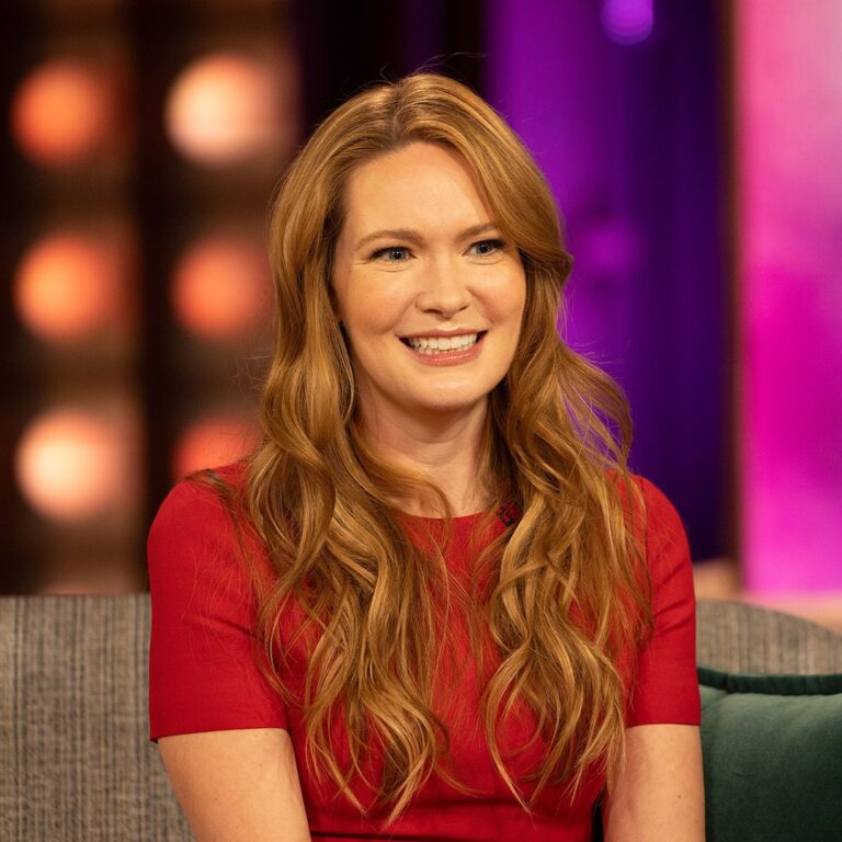 Sarah J. Maas: Why ACOTAR TV Show, Movies Paused