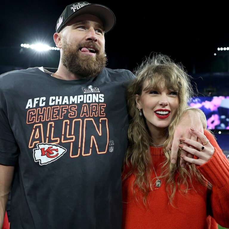 Travis Kelce Reacts to Taylor Swift Arrowhead Stadium Portrait