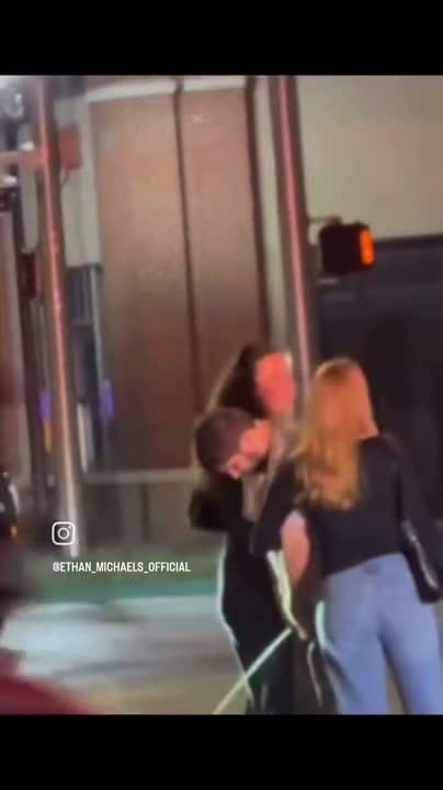 Look how hard I can piss