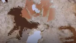 This 67,800-year-old handprint is the oldest art ever found