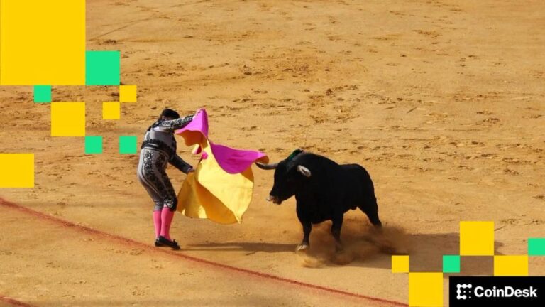 Bitcoin has traded in a tight range for nearly 50 days – but this is not a “bear flag”