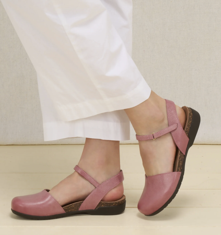 Womens Shoes for Narrow Heels and Wide Forefoot 2026 Guide