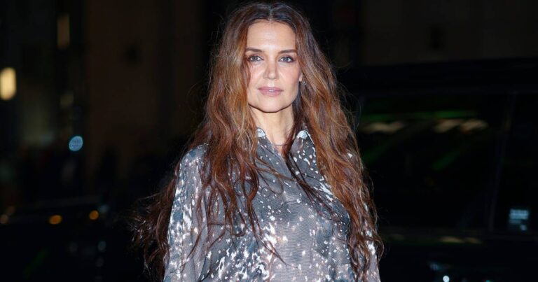 Katie Holmes Found the Perfect Spring Flats and They’re on Amazon