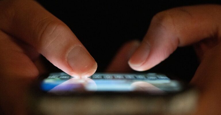 Give Your Phone a Huge (and Free) Upgrade by Switching to Another Keyboard