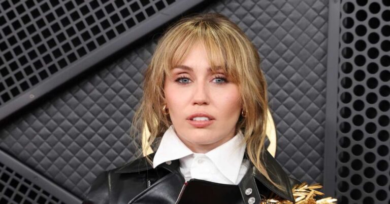 Miley Cyrus Tears Up in Hannah Montana Anniversary Special