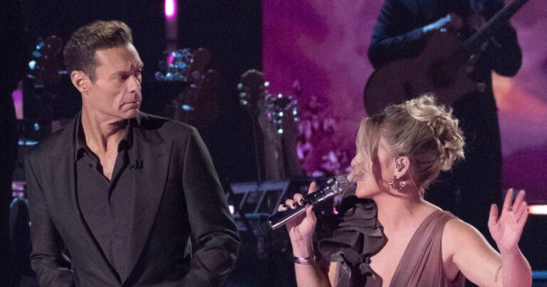 Ryan Seacrest Flashes His Bare Feet on American Idol