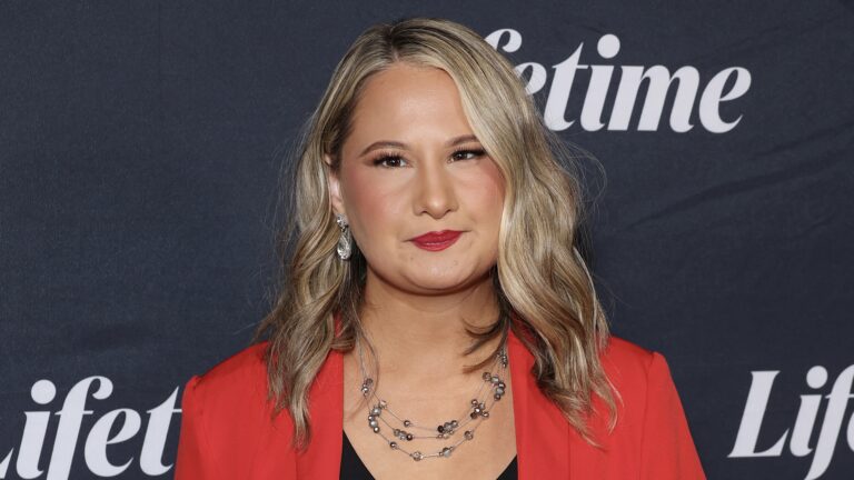 TikToker Tells Her Not To Unalive Ken Urker (VIDEO)