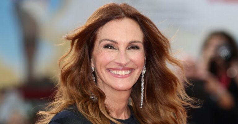 Julia Roberts’ ‘90s Black Honey Lipstick Is Still on Amazon