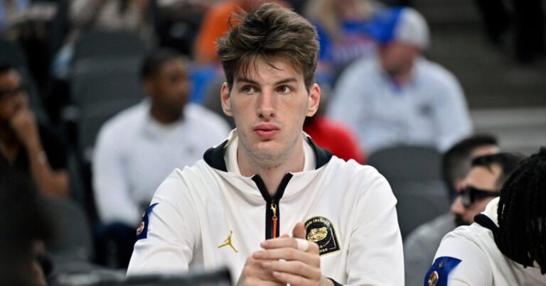 Florida’s Olivier Rioux Becomes Tallest March Madness Athlete