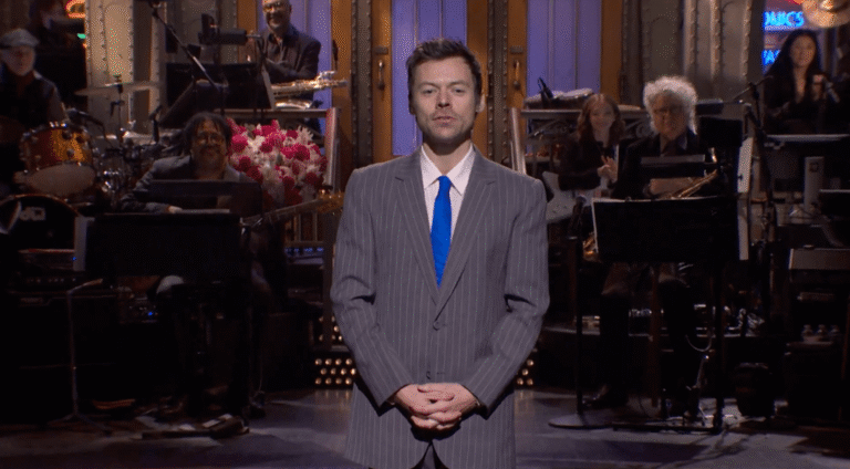 Harry Styles On Queerbaiting; Kisses Ben Marshall During SNL Monologue