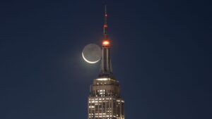 Earthshine will reveal the moon’s hidden face this week — here’s how to see it