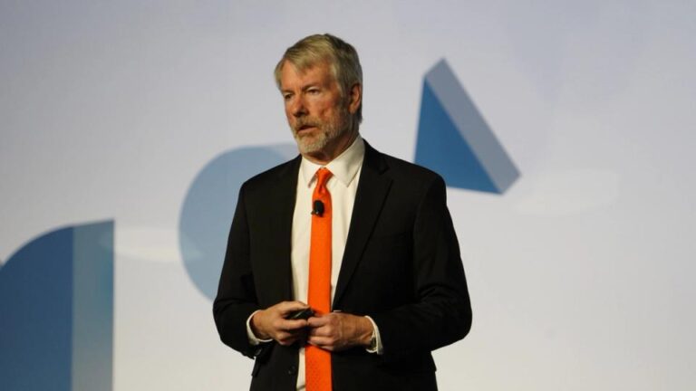 Michael Saylor’s Strategy dominates DAT BTC buying as treasury demand collapses