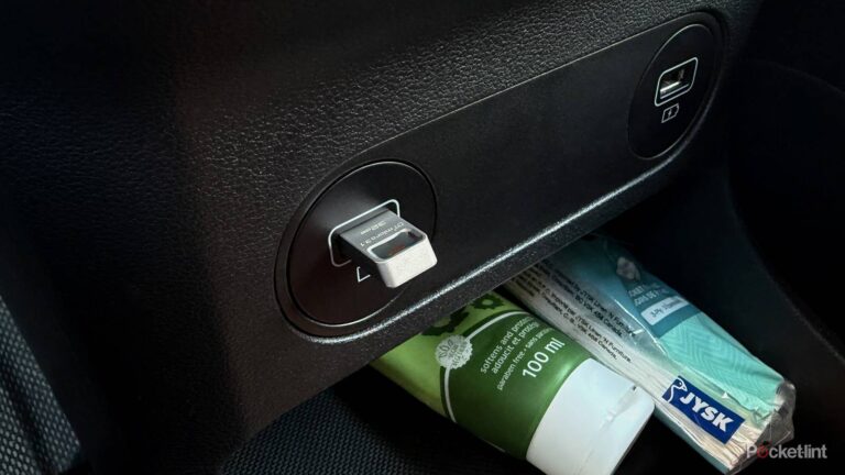 4 common car USB port problems and how to fix them