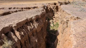 Watch the Earth split in real time: Stunning footage captures a 2.5-meter fault slip in seconds