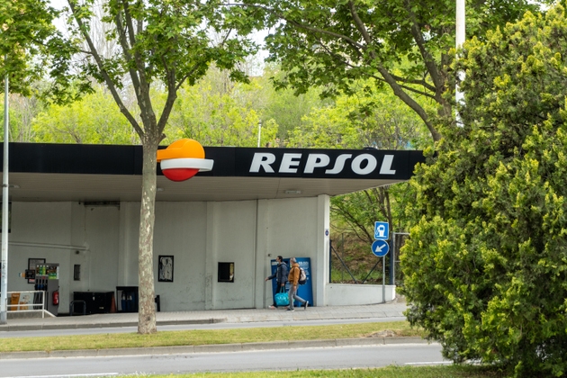 Repsol double-upgraded at RBC, expecting refining margins to stay elevated through 2026