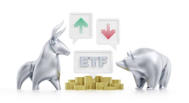 Bitcoin leads weekly crypto ETF inflows rally; Ethereum shows caution